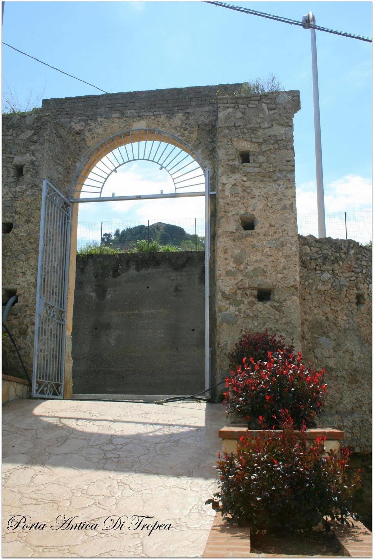Appartamenti Porta Antica Di Тропея Экстерьер фото