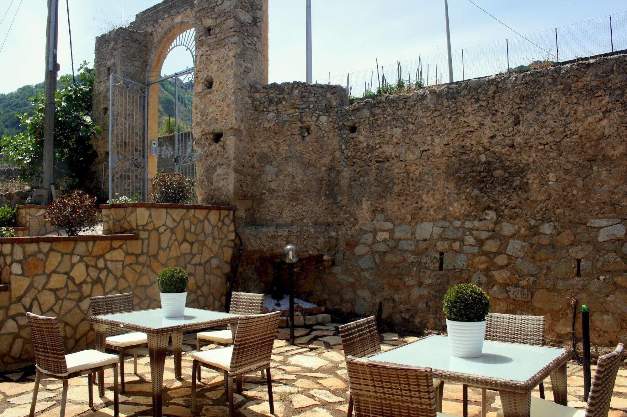 Appartamenti Porta Antica Di Тропея Экстерьер фото